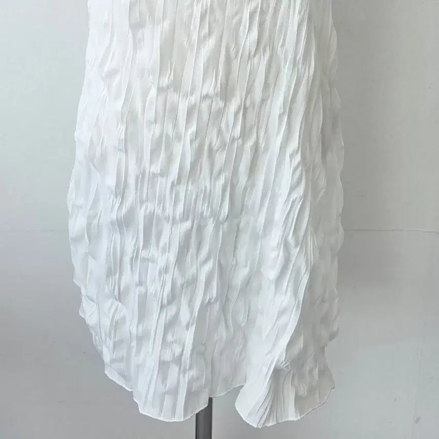 [SOLD OUT] 빈티지 만원샵 화이트 주름 끈 뷔스티에