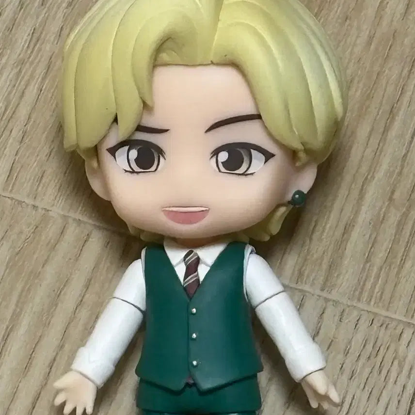 [BUNJANG] BTS V Nendoroid Figure / 뷔 넨도 방탄소년단