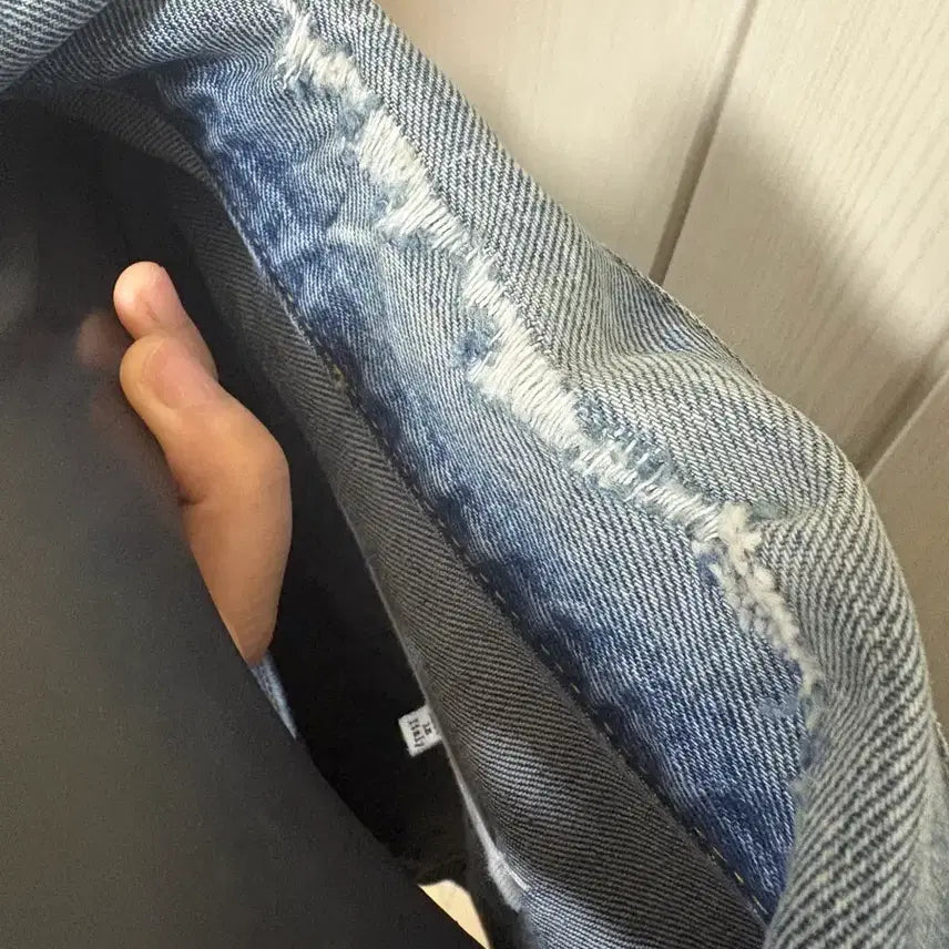 [BUNJANG] Maison Margiela Distressed Denim Jacket / 메종마르지엘라 디스트로이드 데님자켓