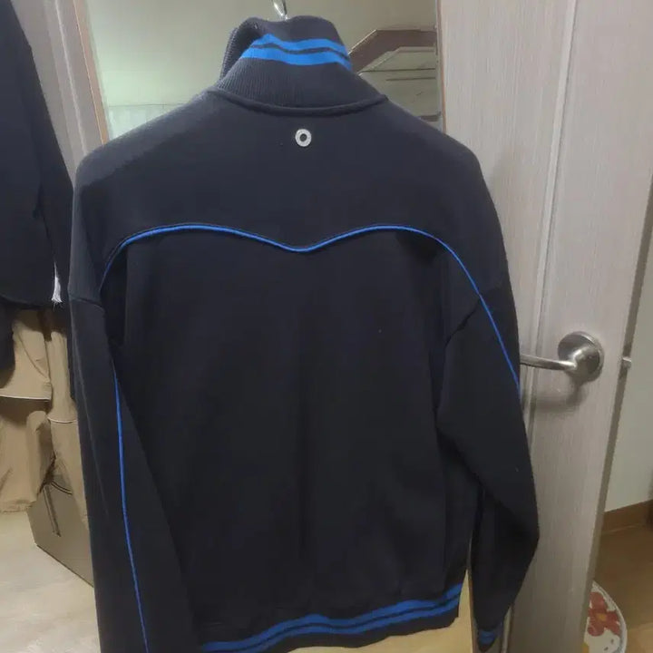 [SOLD OUT] 키뮤어 파이핑 트랙 집업 2사이즈