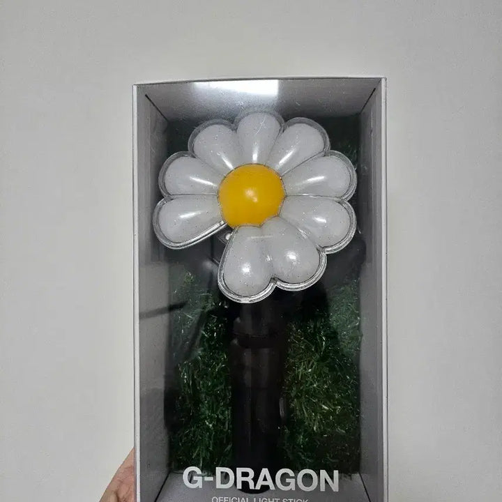 [BUNJANG] G-Dragon Daisy Lightstick + Goods / 지드래곤 데이지 응원봉+굿즈