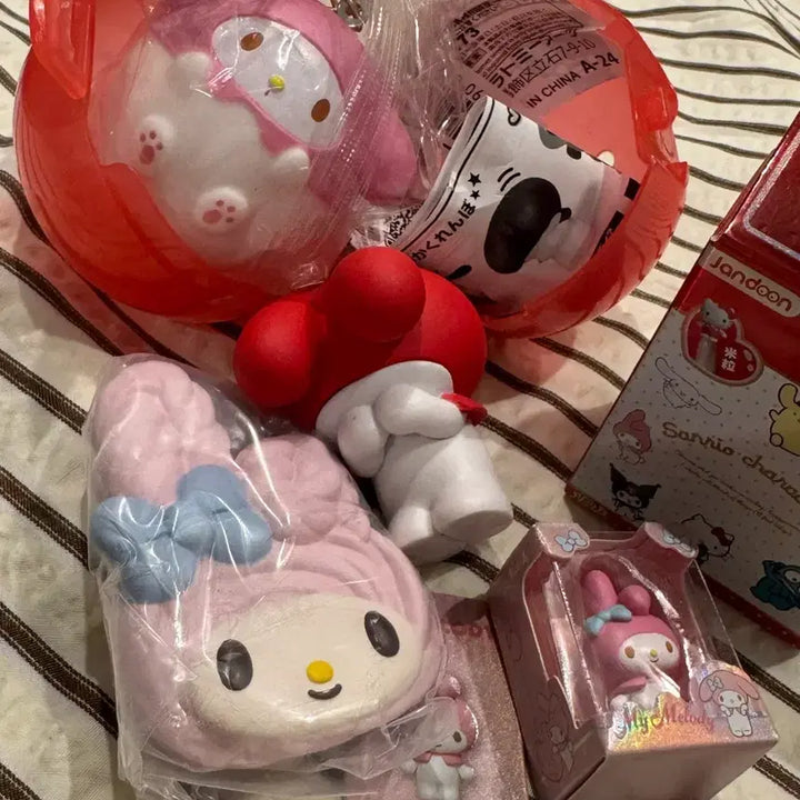 [BUNJANG] Sanrio My Melody 6-Piece Set (Gachapon, Rice Grain Figures, Keychains) / 산리오 마이멜로디 4종 세트(가챠,쌀알피규어,키링)