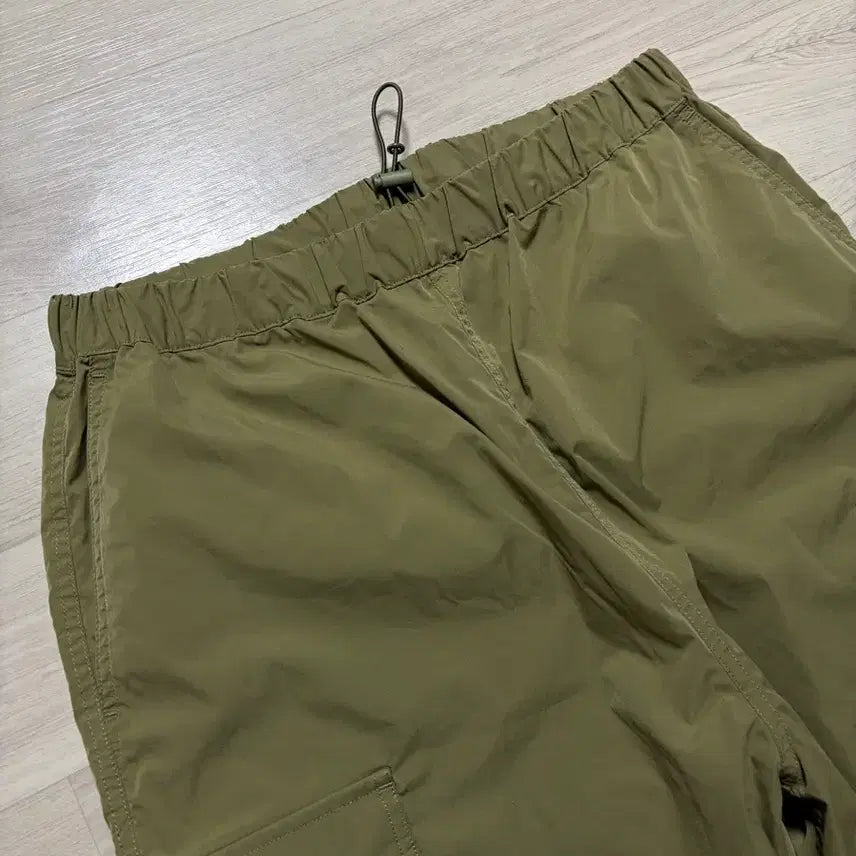 [BUNJANG] Fresh Service Dry Typewriter Utility Cargo Pants Khaki / 프레쉬서비스 드라이 타입라이터 유틸리티 카고 팬츠 카키 판매