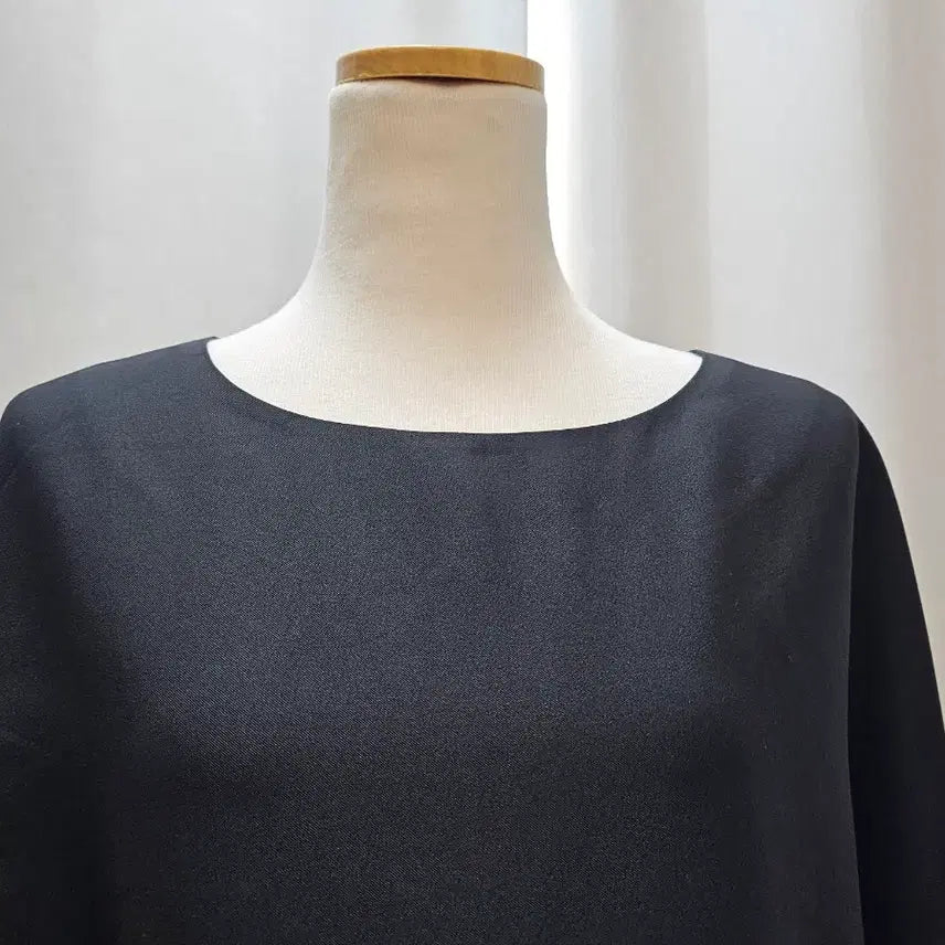 [BUNJANG] Black Flare Long Sleeve T-Shirt (M) / 블랙 플레어 롱슬리브 티셔츠 M