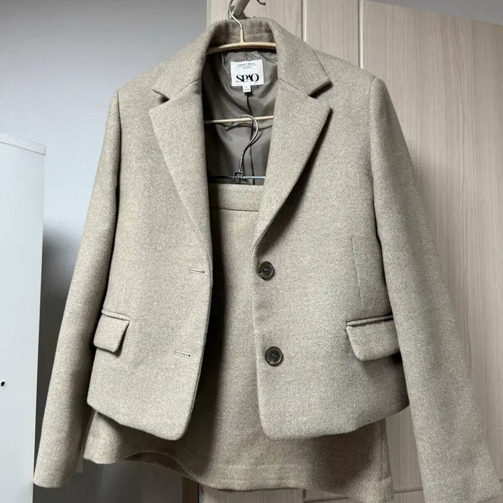 [BUNJANG] SPAO Wool Like Crop Jacket + Skirt Set / 스파오 울라이크 크롭 자켓 + 스커트 세트