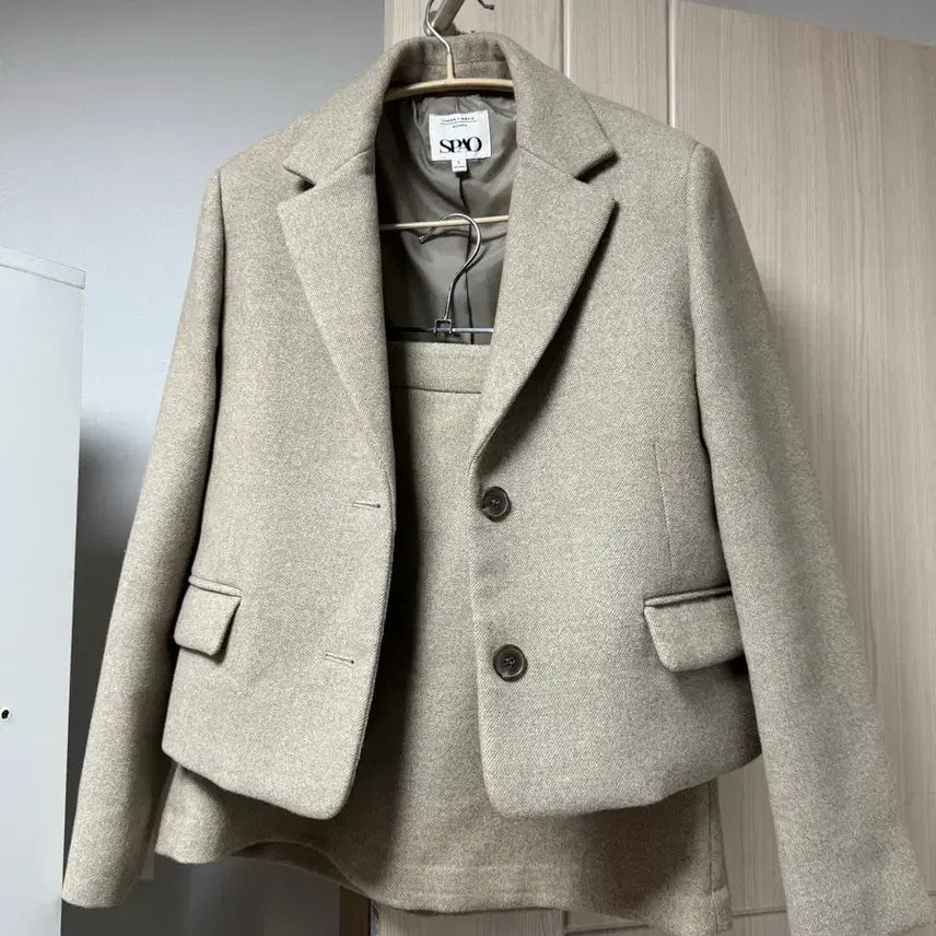 [BUNJANG] SPAO Wool Like Crop Jacket + Skirt Set / 스파오 울라이크 크롭 자켓 + 스커트 세트