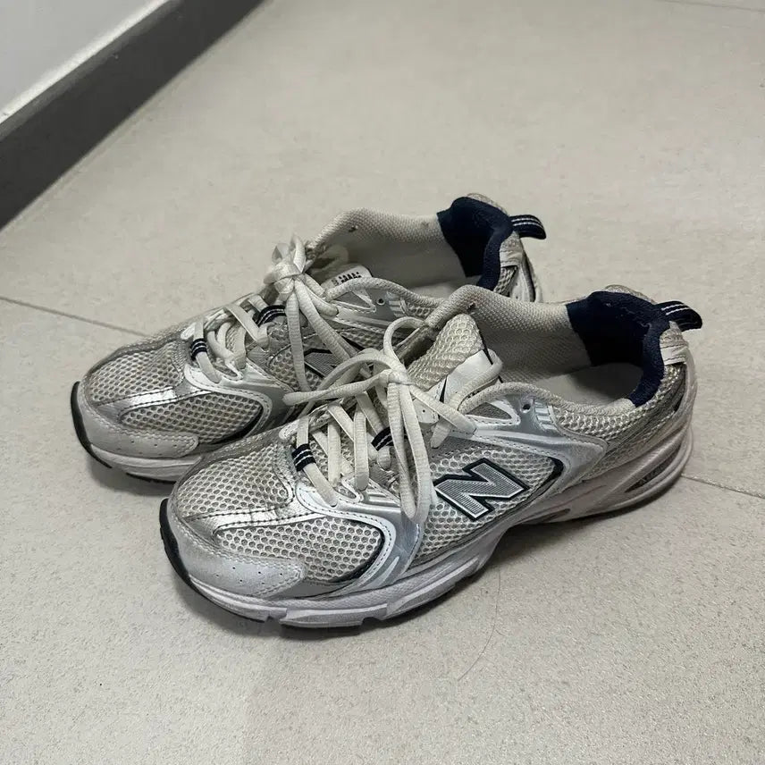 [BUNJANG] New Balance 530 MR530SG Sneakers / 뉴발란스 530 화이트 MR530SG 사이즈230