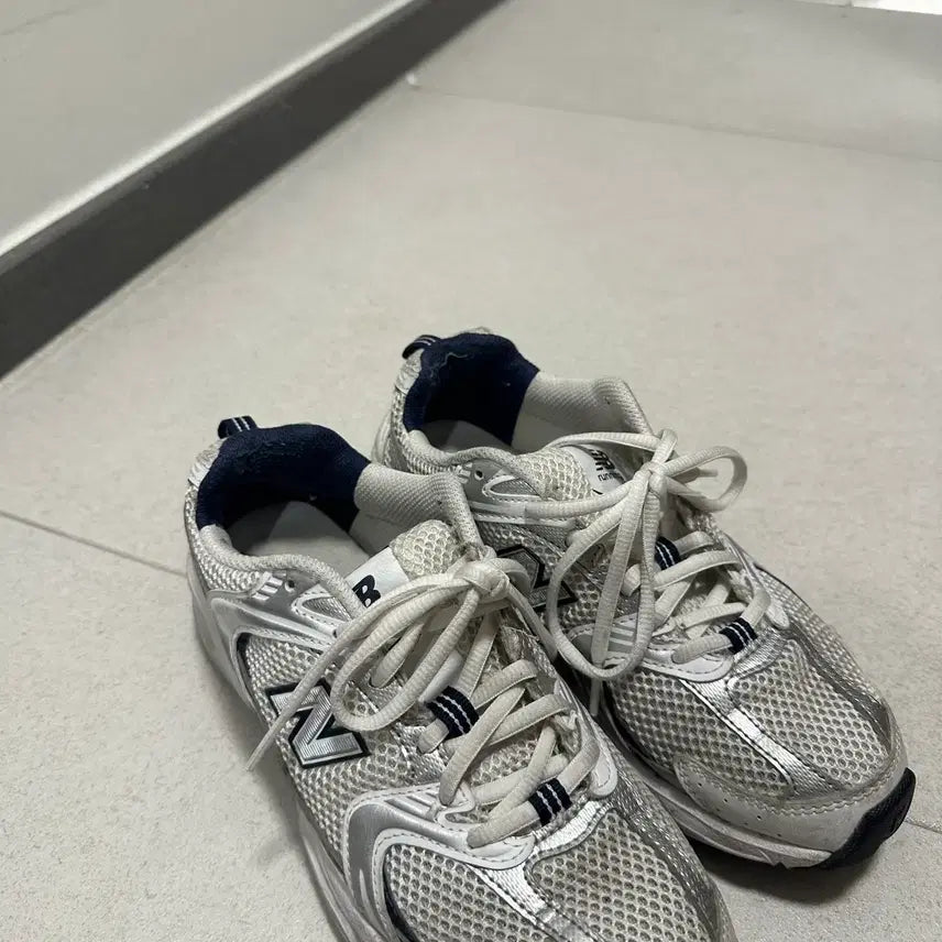 [BUNJANG] New Balance 530 MR530SG Sneakers / 뉴발란스 530 화이트 MR530SG 사이즈230