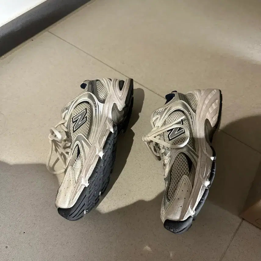 [BUNJANG] New Balance 530 MR530SG Sneakers / 뉴발란스 530 화이트 MR530SG 사이즈230