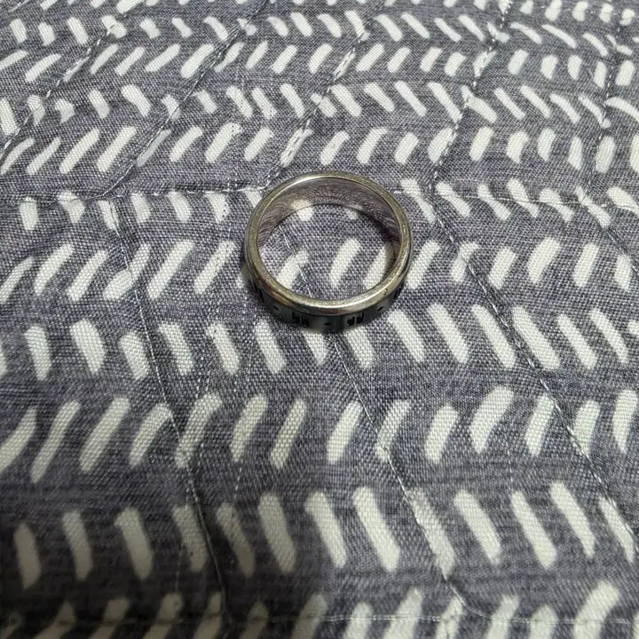[BUNJANG] BTS Monochrome Ring / 방탄소년단 BTS 성수 모노크롬 팝업 반지
