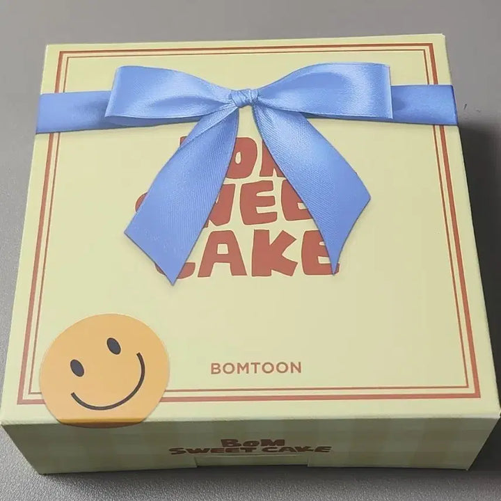 [BUNJANG] BOMTOON Bom Sweet Home Cake Box / 봄툰 봄스윗홈 케이크 박스 파우치키링