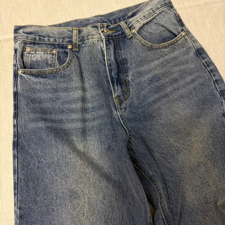[BUNJANG] Straight Fit Medium Wash Denim Pants / [미착용 새상품] 스트레이트핏 중청 팬츠