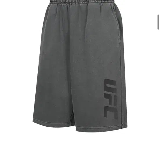 [SOLD OUT] UFC 빅로고 메가핏 버뮤다 반바지 차콜 L