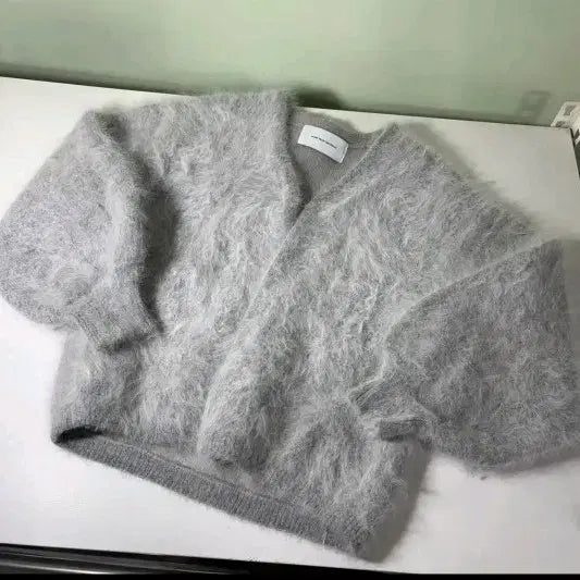 [BUNJANG] More Than Yesterday Mohair V-Neck Cardigan / 모어댄예스터데이 모헤어 브이넥 가디건