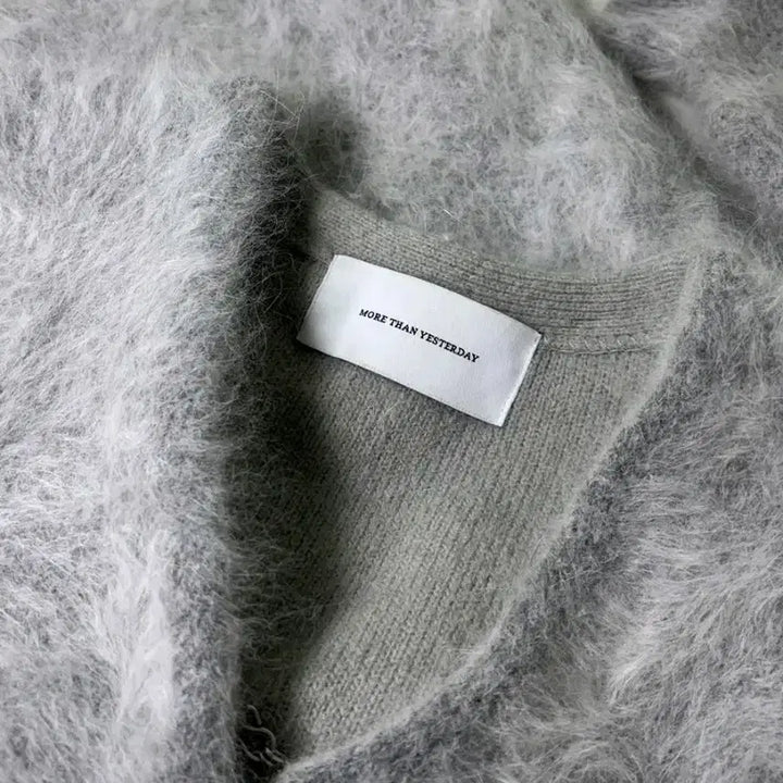 [BUNJANG] More Than Yesterday Mohair V-Neck Cardigan / 모어댄예스터데이 모헤어 브이넥 가디건