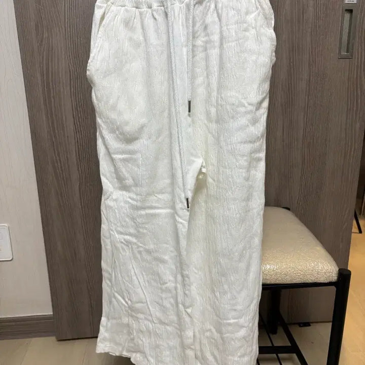 [BUNJANG] Cropped Top and Pants Set (Ribbed, Shoulder Pad) / 크롭 티 및 바지 세트 (골지, 어깨패드)