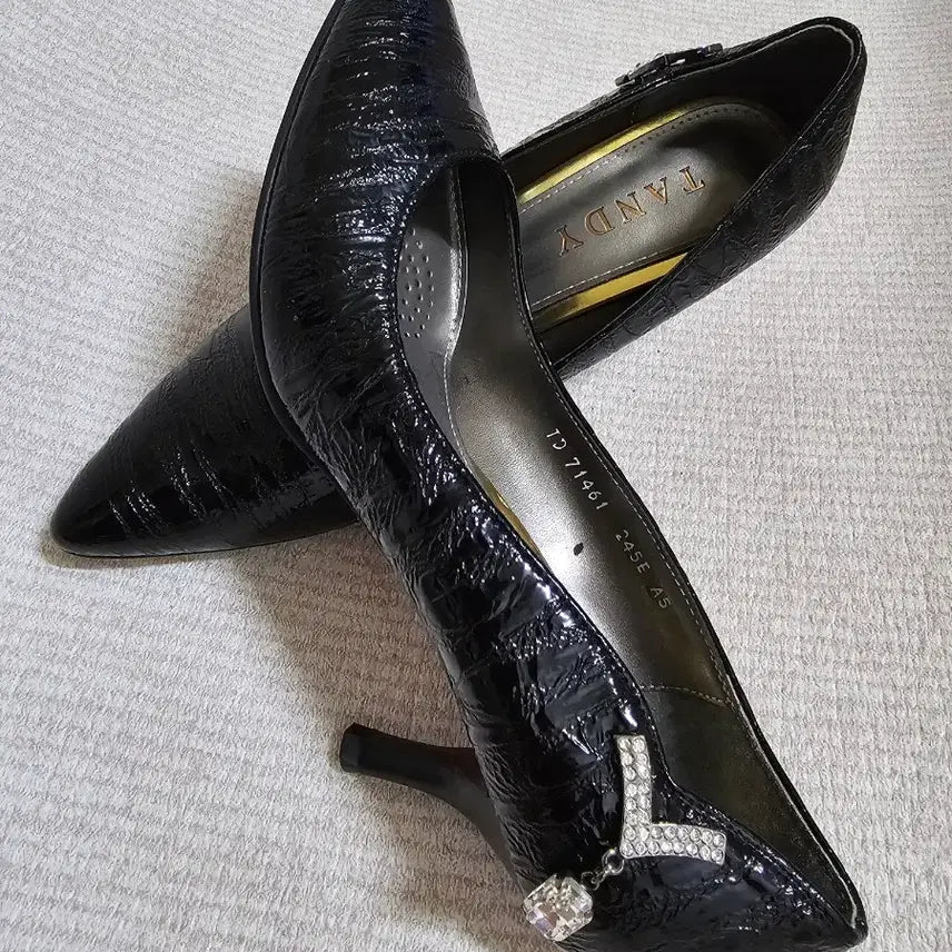 [BUNJANG] Tandy Crocodile Pattern Enamel Pumps Heels Women&