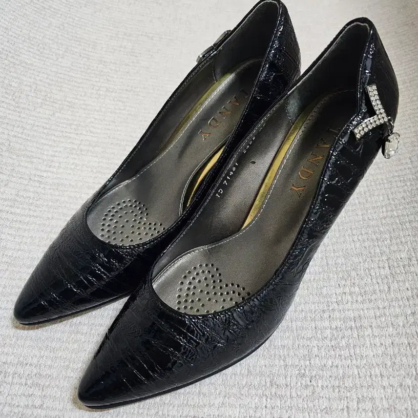 [BUNJANG] Tandy Crocodile Pattern Enamel Pumps Heels Women&