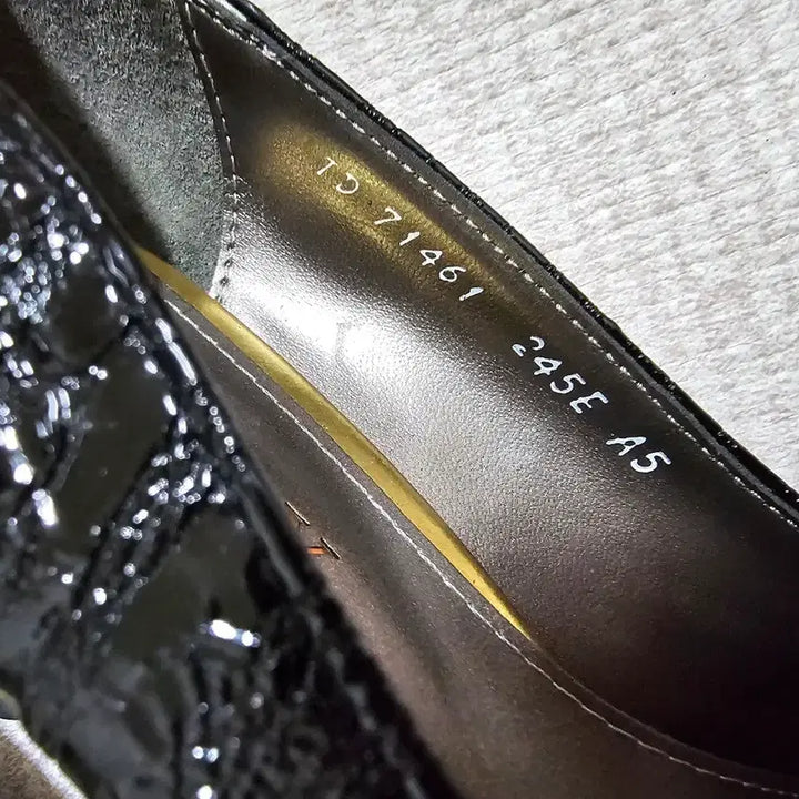 [BUNJANG] Tandy Crocodile Pattern Enamel Pumps Heels Women&