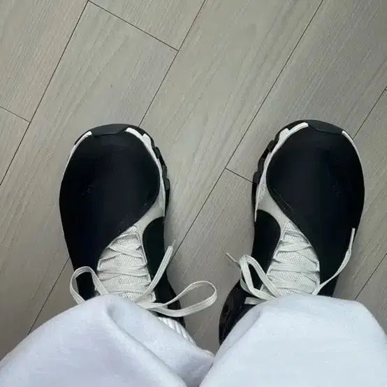 [BUNJANG] Onrunning Cloudmonster Running Shoes 255 / 온러닝 파프[255/새상품 퀄리티]