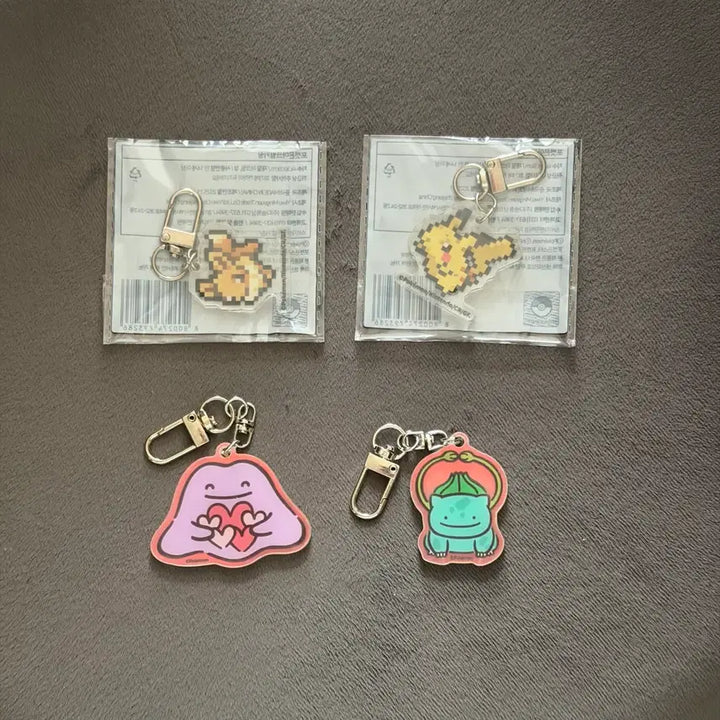 [BUNJANG] Pokemon Pixel Hologram Acrylic Keyring Set Pikachu Eevee Bulbasaur Ditto / 포켓몬 픽셀 아크릴 키링 피카츄 이브이 , 홀로그램 이상해씨 메타몽 씨유