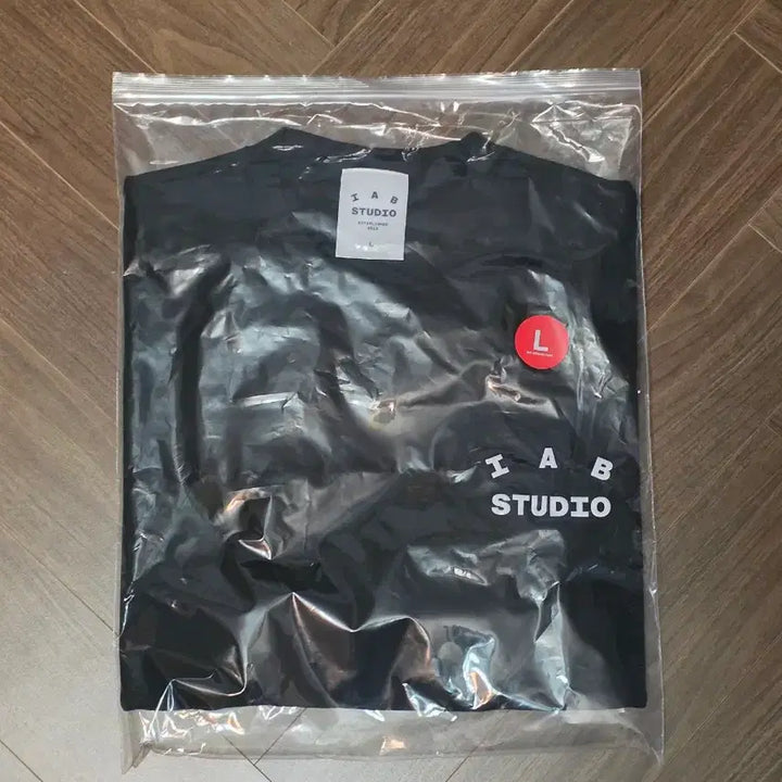 [BUNJANG] IAB Studio Short Sleeve T-shirt / 아이앱 스튜디오 반팔티
