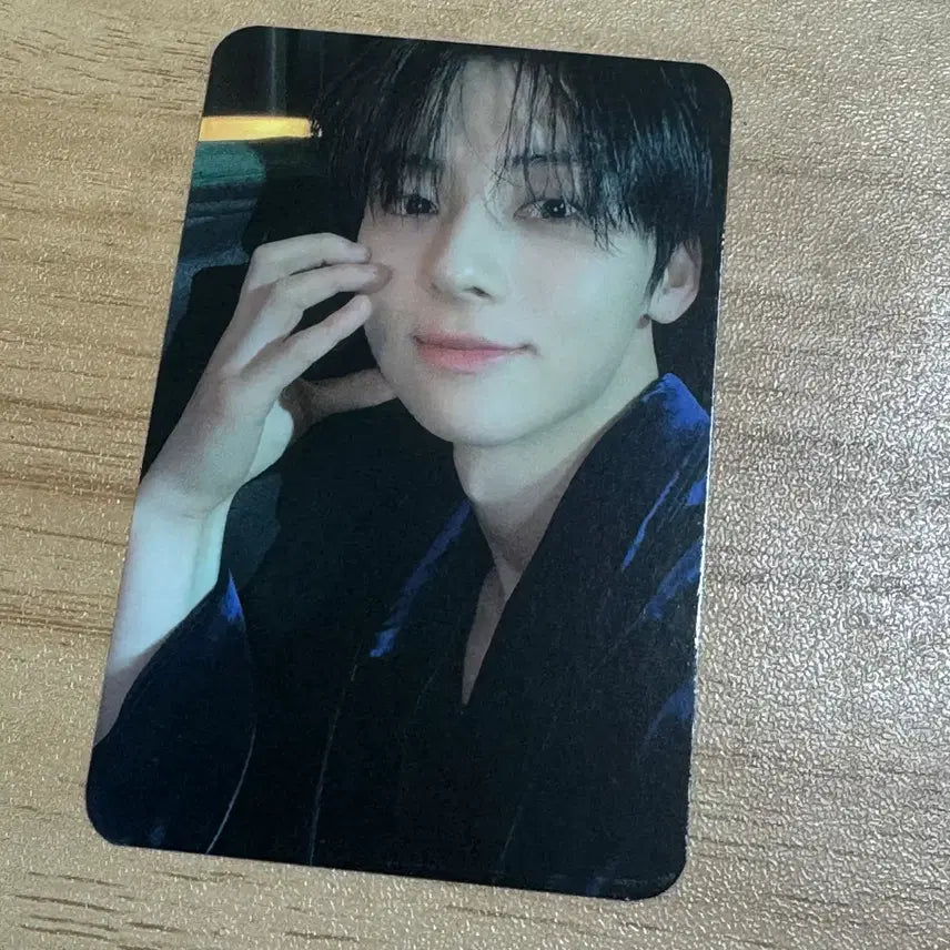 [BUNJANG] Hwang Minhyun Traola POB Photocard / 황민현 트올라 미공포