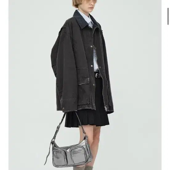 [BUNJANG] Margesherwood Out Pocket Hobo Bag - Metallic Gray / 마지셔우드 아웃 포켓 호보백_메탈릭 그레이