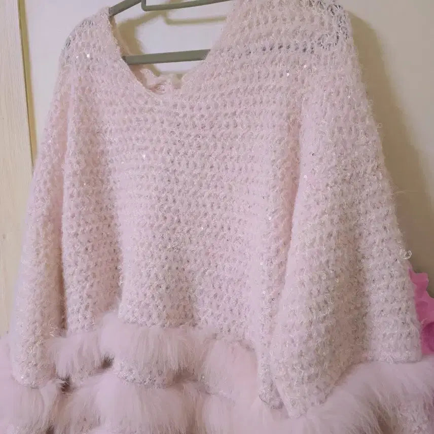 [BUNJANG] Pink Sequin Real Fox Fur Knit V-Neck Sweater (No Tie) / 핑크 스팽글 리얼폭스 퍼 니트 (타이X)