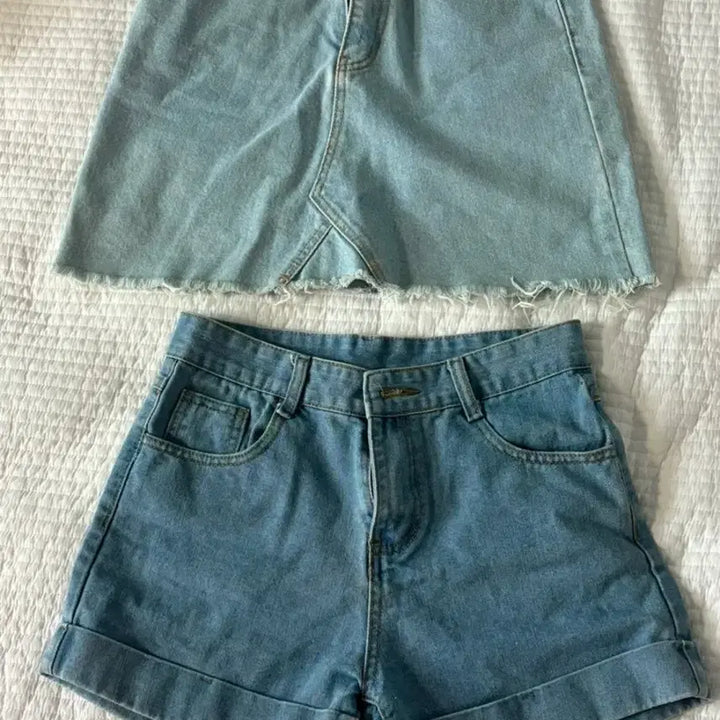 [BUNJANG] Light Wash Denim Roll-up Shorts M Size / 롤업 청반바지, 연청치마 M사이즈
