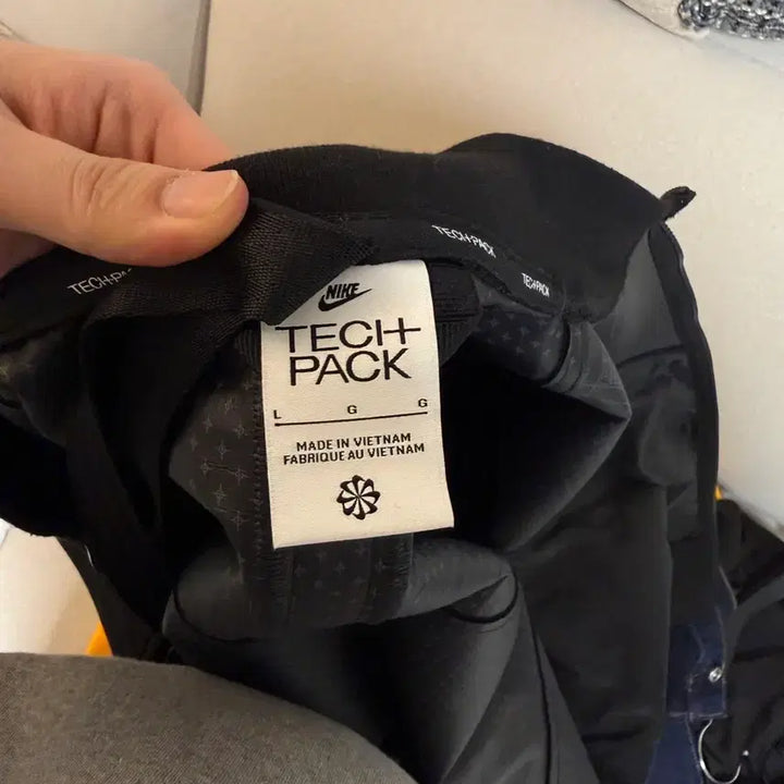 [BUNJANG] Nike Tech Pack Full-Zip Jacket / [새상품] 나이키 teci+pack 테크팩 블랙 풀집업 L