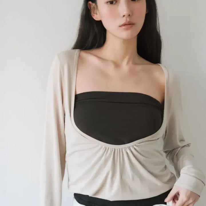 [BUNJANG] Layered Loose Shirring U-Neck T-Shirt (Black) / 실사o)이어닝 LAYERED LOOSE SHIRRING U-NECK T