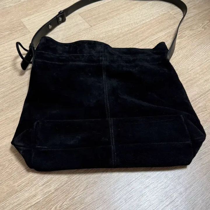 [SOLD OUT] 마지언타이틀 누크백 (소가죽, 스웨이드)