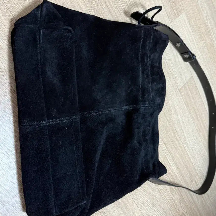 [SOLD OUT] 마지언타이틀 누크백 (소가죽, 스웨이드)