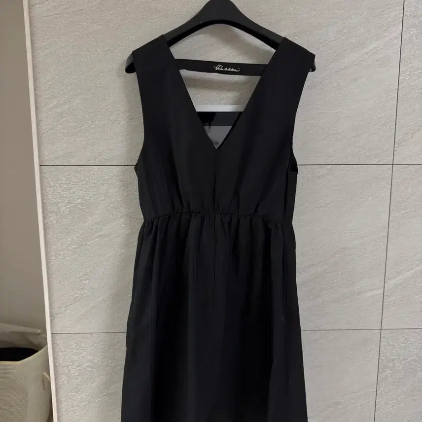 [BUNJANG] Reete V-Neck Zip-Up Midi Dress / [새제품] Reete 브이넥 집업 원피스 85