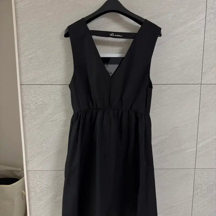[BUNJANG] Reete V-Neck Zip-Up Midi Dress / [새제품] Reete 브이넥 집업 원피스 85