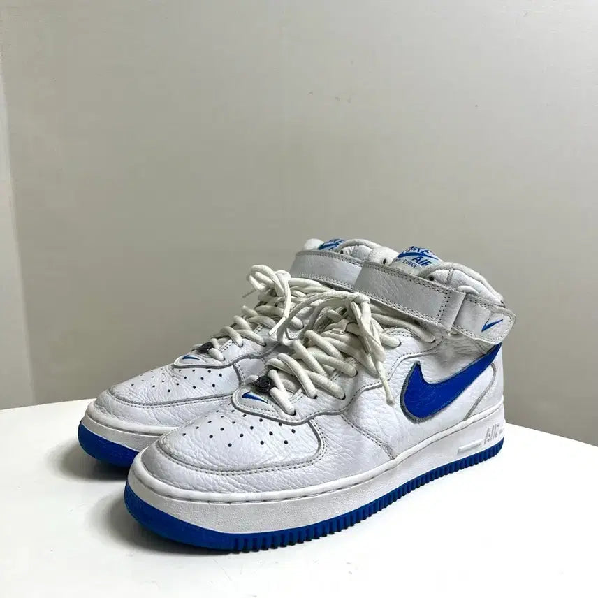[BUNJANG] Nike Air Force 1 Mid White and Blue Crumpled Leather Sneakers / [275] 나이키 에어 포스 원 미드 흰파 쭈글이가죽
