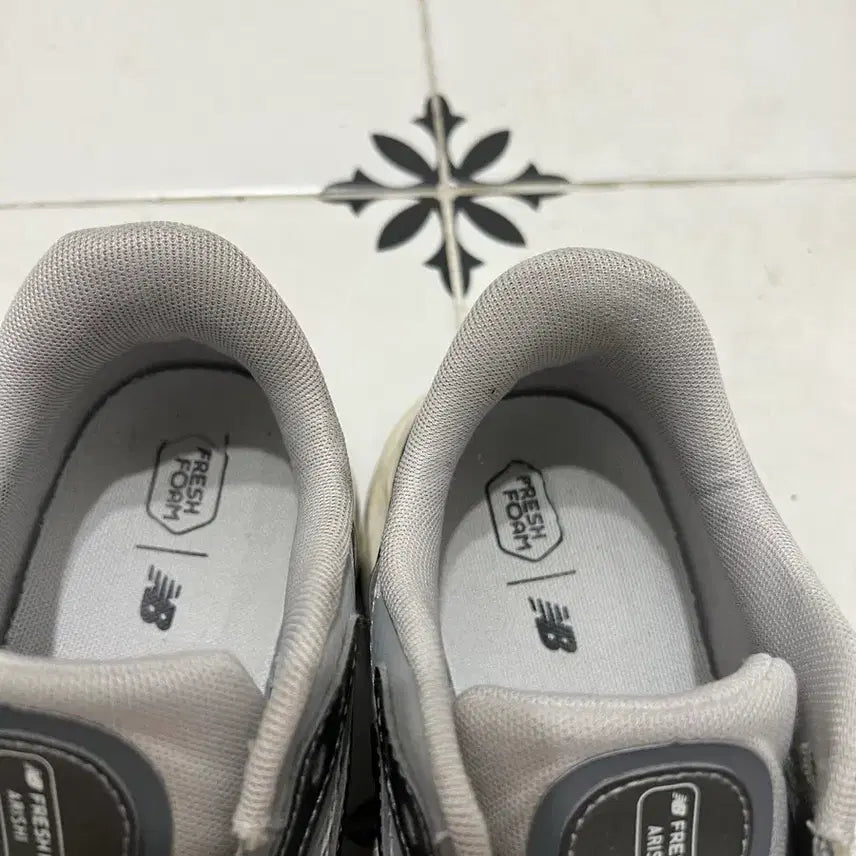 [BUNJANG] New Balance Arishi v4 260 Running Shoes / 뉴발란스 아리쉬v4 260