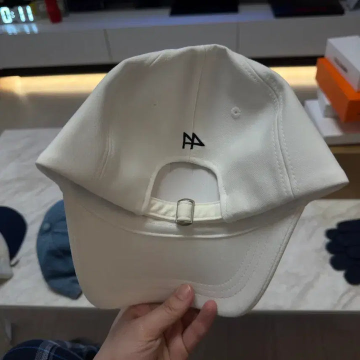 [SOLD OUT] [새제품] 더블플래그 흰색 볼캡