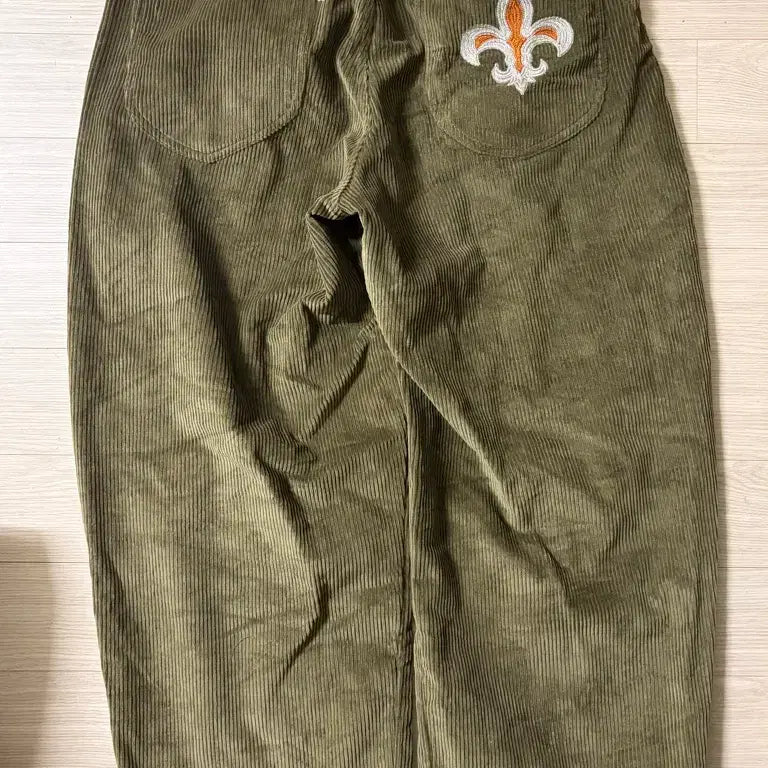 [BUNJANG] Ogaff Olive Corduroy Curved Pants / 오가프 올리브 코듀로이 커브드 팬츠