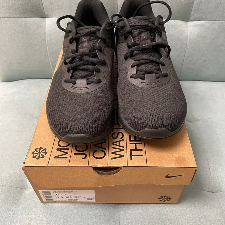 [BUNJANG] Nike Revolution 6 All Black Running Shoes 280 / 나이키 레볼루션6 런닝화 올블랙 280