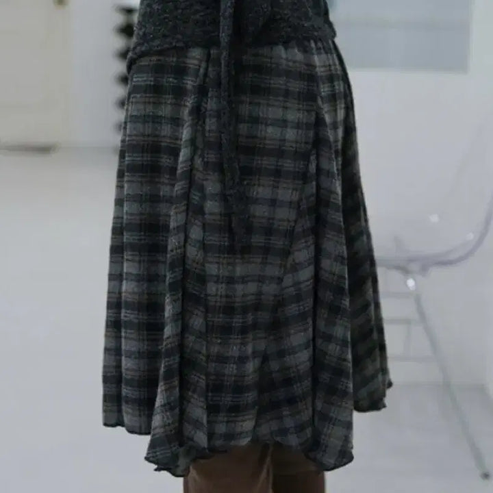 [BUNJANG] Tilde Seoul Lua Vintage Check Midi Skirt / 틸데서울 루아 빈티지 기모 체크 언발 미디 스커트 치마 차콜 블랙업 낫토