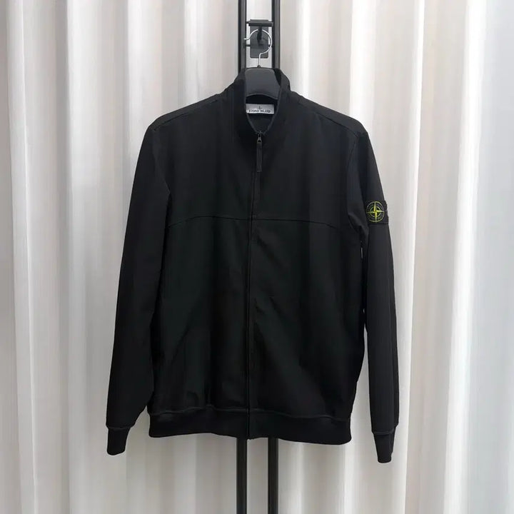 [BUNJANG] Stone Island 24SS Wappen Track Jacket Black XL / [XL] 24SS 스톤아일랜드 와펜 트랙 자켓 블랙