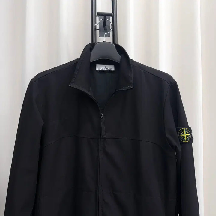 [BUNJANG] Stone Island 24SS Wappen Track Jacket Black XL / [XL] 24SS 스톤아일랜드 와펜 트랙 자켓 블랙