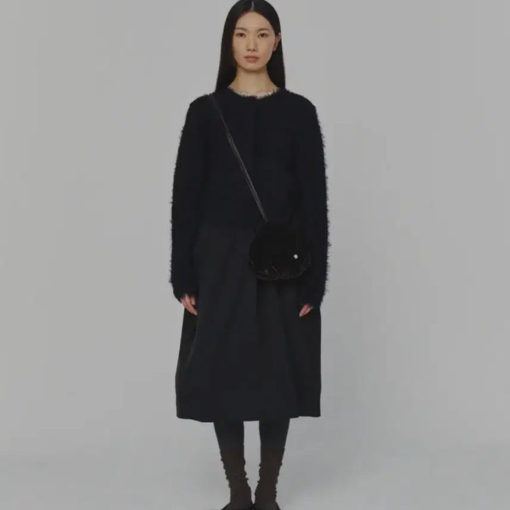 [BUNJANG] AMOMENTO Shaggy Crop Cardigan / 아모멘토 섀기 크롭 가디건