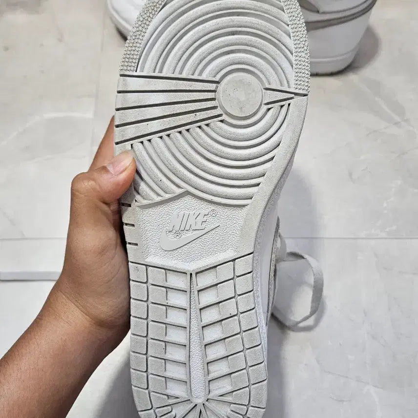 [BUNJANG] Nike Jordan 1 High 85 Neutral Grey Sneakers / 나이키 조던 1 하이 85 뉴트럴 그레이 265