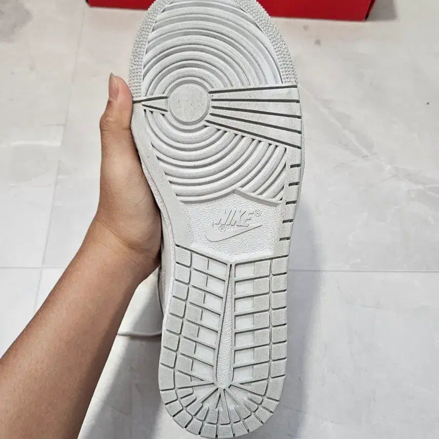 [BUNJANG] Nike Jordan 1 High 85 Neutral Grey Sneakers / 나이키 조던 1 하이 85 뉴트럴 그레이 265