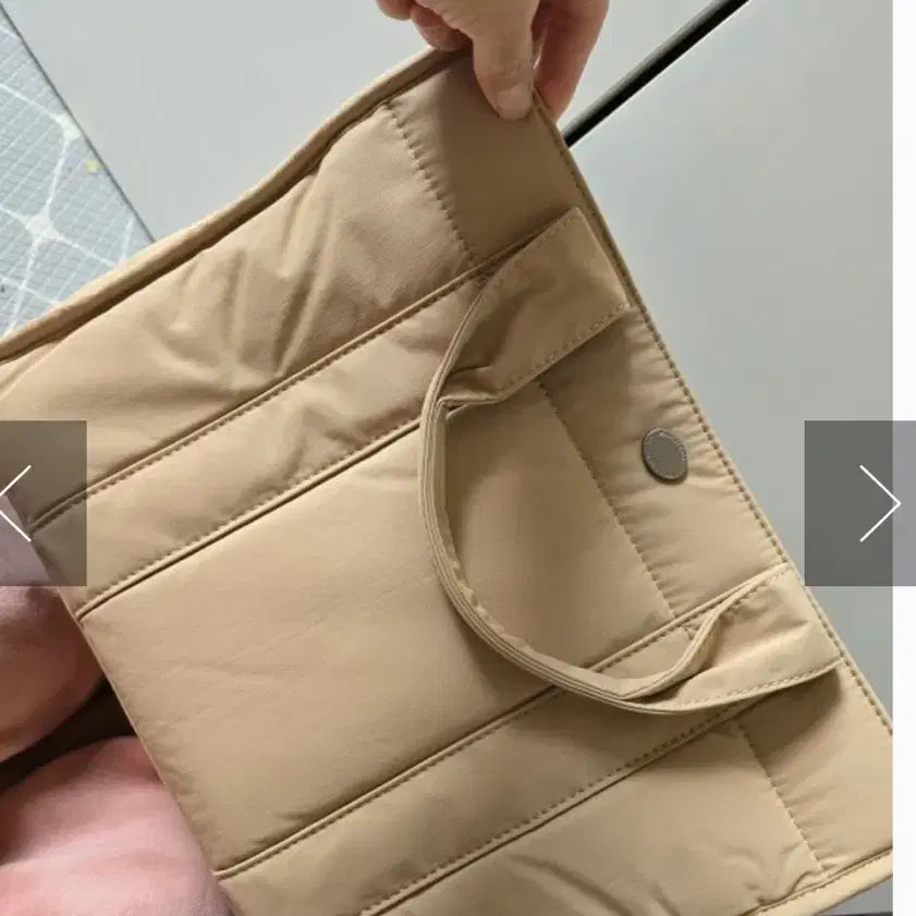 [BUNJANG] Unstitched Padded Beige Tote Bag - Large / 누빔 패딩 베이지 토트백 L사이즈. 구성품 다 있는