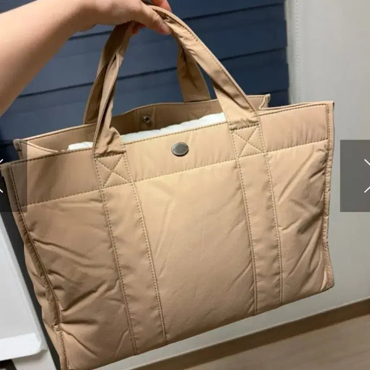 [BUNJANG] Unstitched Padded Beige Tote Bag - Large / 누빔 패딩 베이지 토트백 L사이즈. 구성품 다 있는