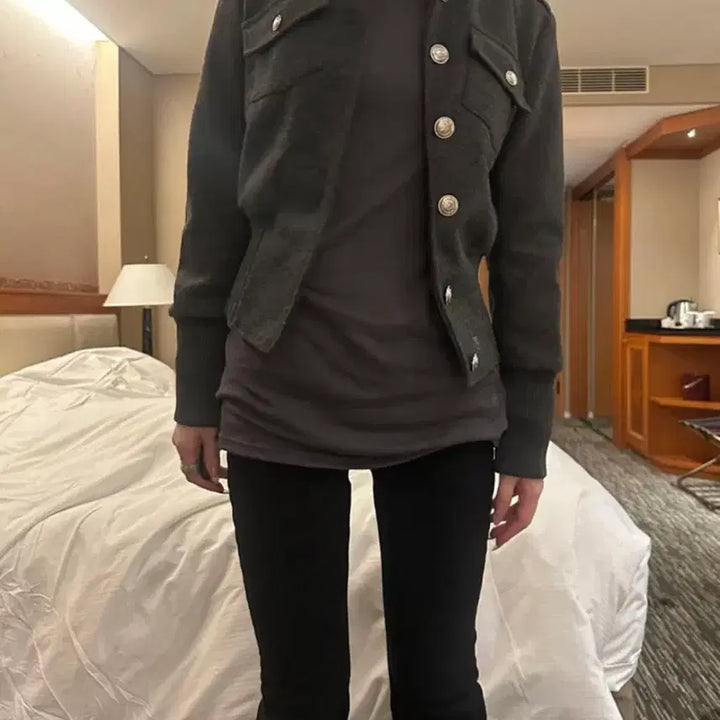 [BUNJANG] Innermute Black Up Epaulet Short Jacket / 급전)이너뮤트 블랙업 epaulet short jacket 나폴레옹 자켓